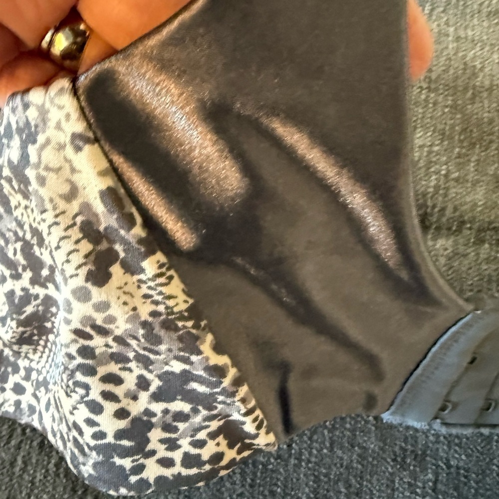 Vanity Fair Gray & white Animal Print Bra very luxurious lined in satin 36D - Picture 7 of 15